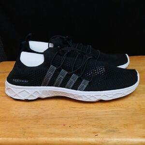 Seekway Black and White Athletic Shoes